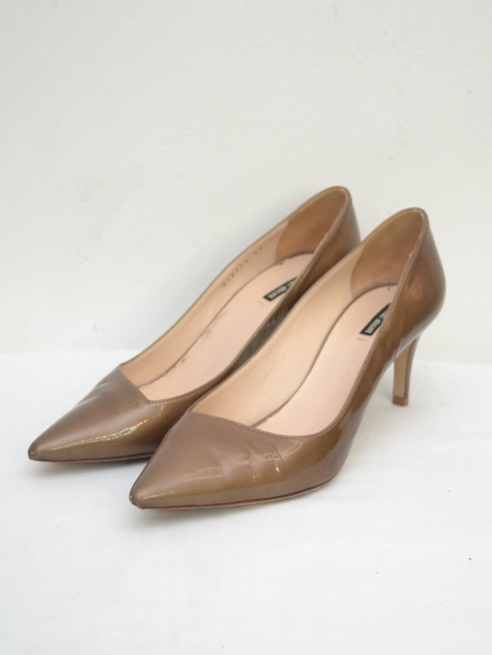 Giorgio Armani Women's Patent Leather Pointed Heels Size 39U Pre Owned